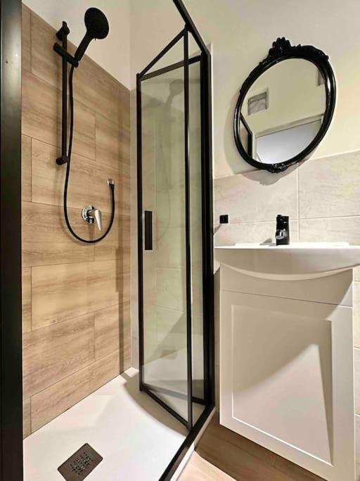 Warm Retreat In The Heart Of Florence Cls Station Apartment Bagian luar foto