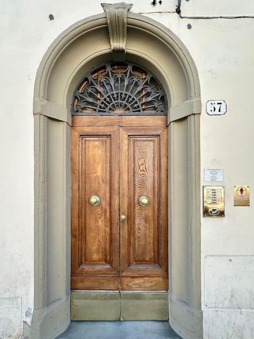 Warm Retreat In The Heart Of Florence Cls Station Apartment Bagian luar foto